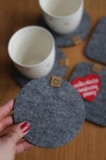 Podkładka filcowa w kształcie koła z serduszkiem dla WOŚP - obrazek 5