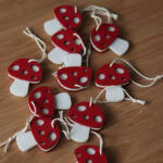 Filcowa zawieszka - czerwony muchomor