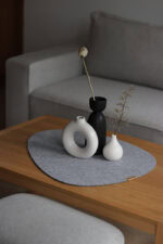 Filcowa serweta o nieregularnym kształcie kamienia 55x70cm