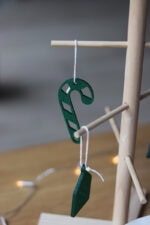 Zestaw czterech zielonych świątecznych filcowych zawieszek - obrazek 5